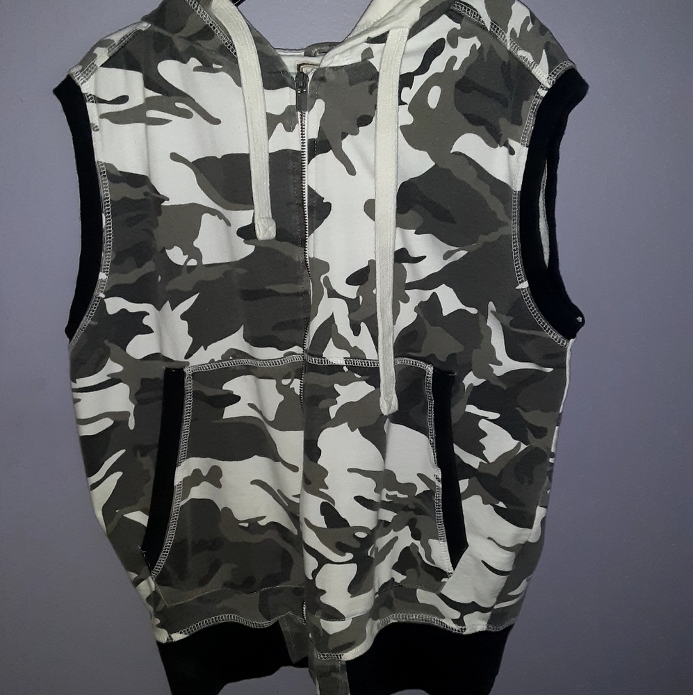 IMPERIOUS No Sleeved Jacket